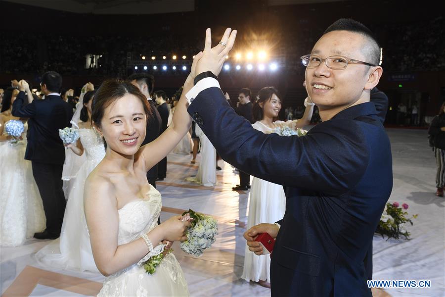 CHINA-ZHEJIANG-ZHEJIANG UNIVERSITY-GROUP WEDDING(CN)