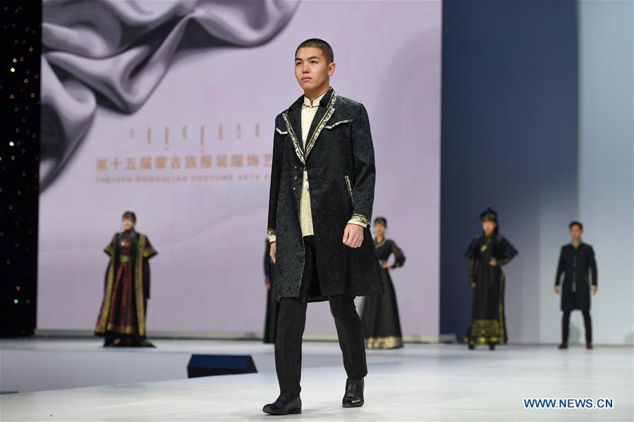 CHINA-INNER MONGOLIA-HOHHOT-COSTUME FESTIVAL (CN)