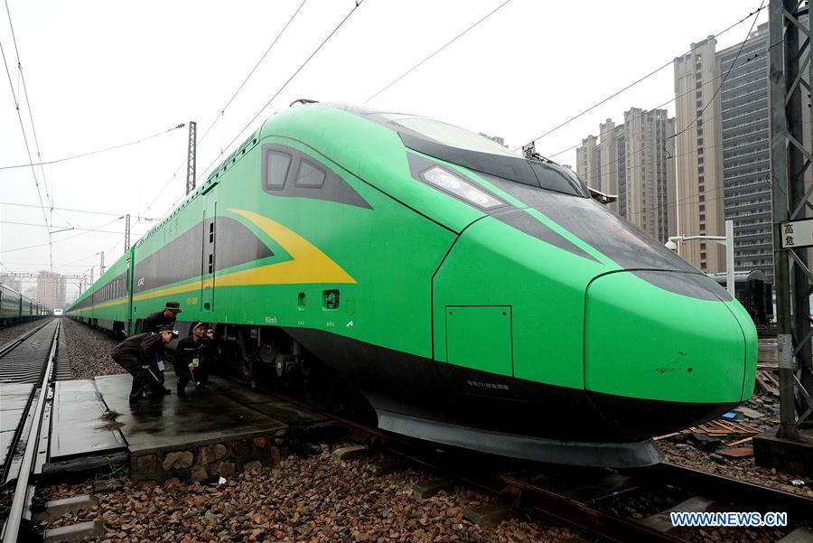 CHINA-SHANGHAI-NEW FUXING HIGH-SPEED TRAIN-TO BE PUT INTO USE (CN)
