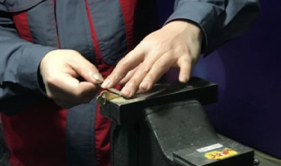 徒手配鑰匙、冰火焊鋼管&hellip;&hellip;這些航天工匠們的超群技藝令人嘆服！