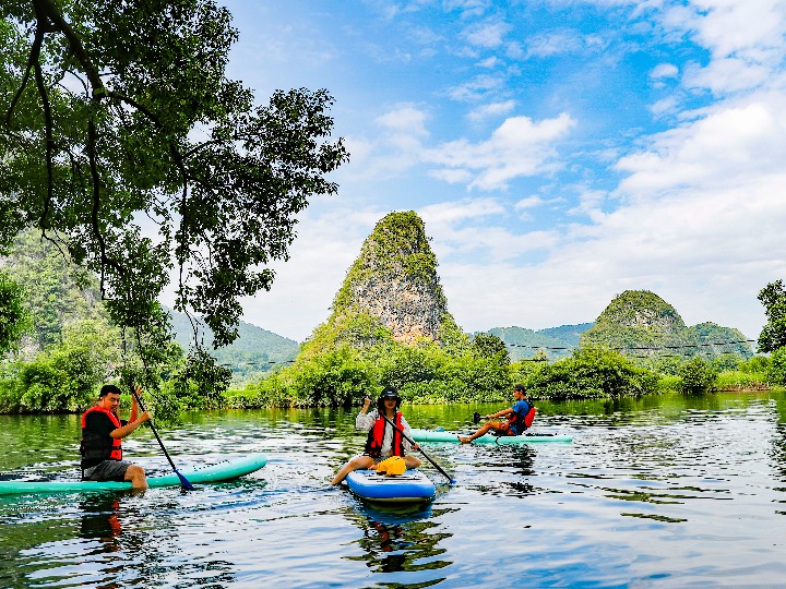 追光丨房車、帳篷、太空艙&hellip;&hellip;你想要的露營(yíng)裝備這里都有