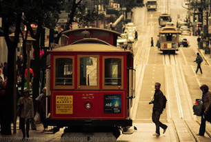 達沃斯為何罕見前呼后擁？