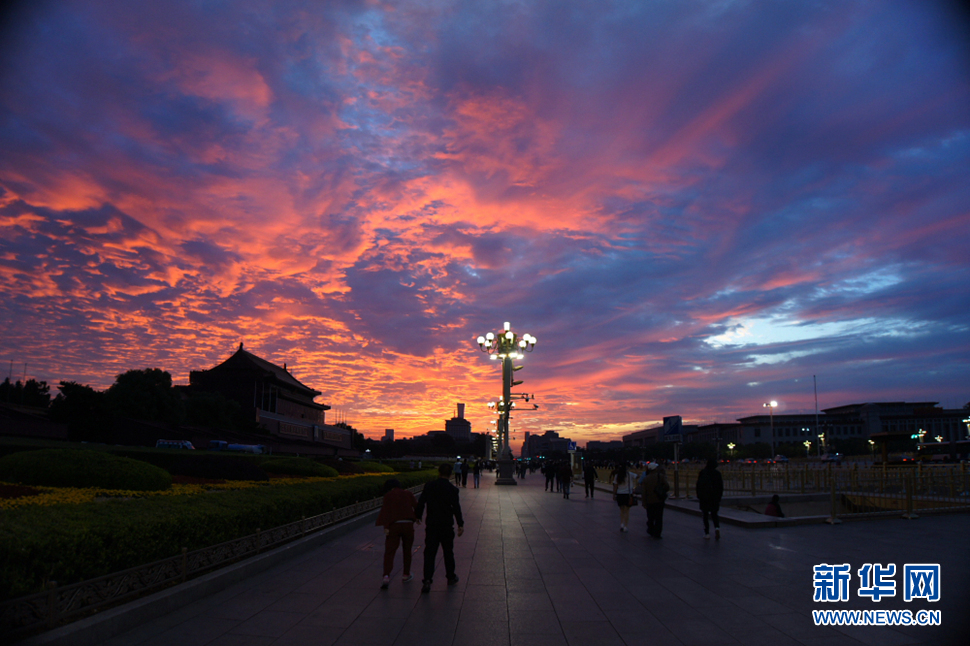 美哉，天安門！