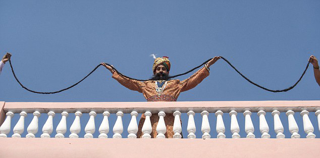 印&ldquo;美髯公&rdquo;胡長4米創(chuàng)世界記錄【圖】