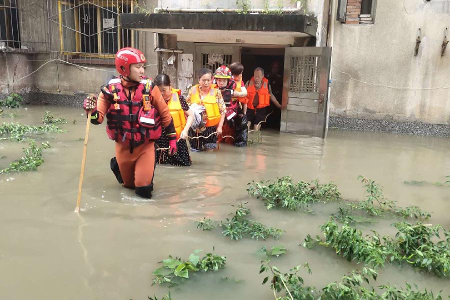 他們，為了誰？