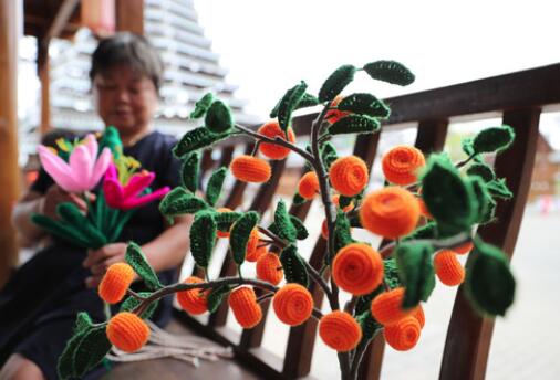 撐起防貧傘，擋住風(fēng)和雨