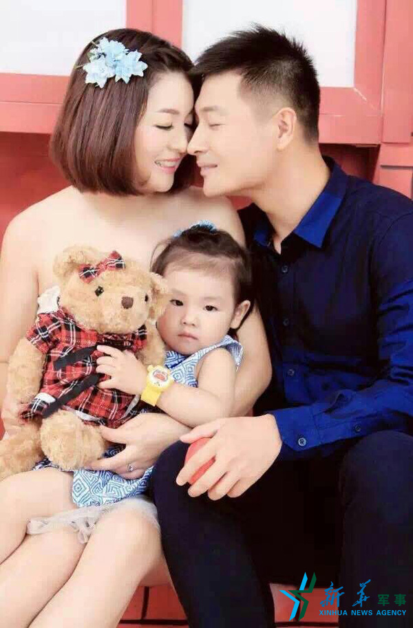 &uarr;資料圖片：張超一家三口合影。