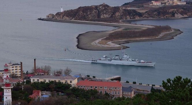 贊！網(wǎng)友俯拍解放軍旅順軍港