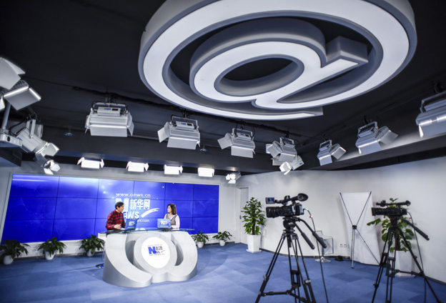 我熱愛公益，希望在這方面做出自己的貢獻(xiàn)。我會(huì)用我的畫作支援貧困的學(xué)生，支援患病的兒童，獻(xiàn)出我的愛心。