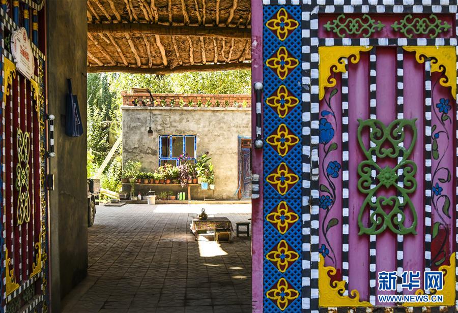 （社會）（5）新疆鄯善：美麗的&ldquo;彩門村&rdquo;