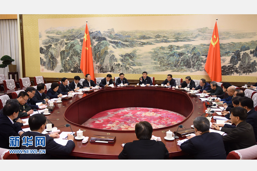 12月28日至29日，中共中央政治局召開專題民主生活會，對照檢查踐行&ldquo;三嚴(yán)三實(shí)&rdquo;情況，討論研究加強(qiáng)黨風(fēng)廉政建設(shè)措施。中共中央總書記習(xí)近平主持會議并發(fā)表重要講話。新華社記者 李學(xué)仁 攝 