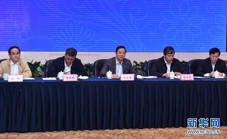 5月12日，中宣部在深圳召開以新發(fā)展理念引領(lǐng)文化改革發(fā)展座談會。中共中央政治局委員、中央書記處書記、中宣部部長劉奇葆出席會議并講話。新華社記者 毛思倩 攝