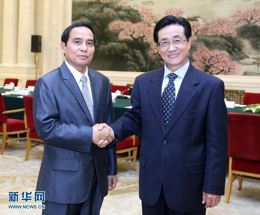 7月7日，中共中央書記處書記、中央紀(jì)委副書記趙洪祝在北京同老撾人民革命黨中央政治局委員、中央紀(jì)委書記、政府副總理本通率領(lǐng)的老撾人民革命黨代表團(tuán)舉行工作會(huì)談。新華社記者 姚大偉 攝 