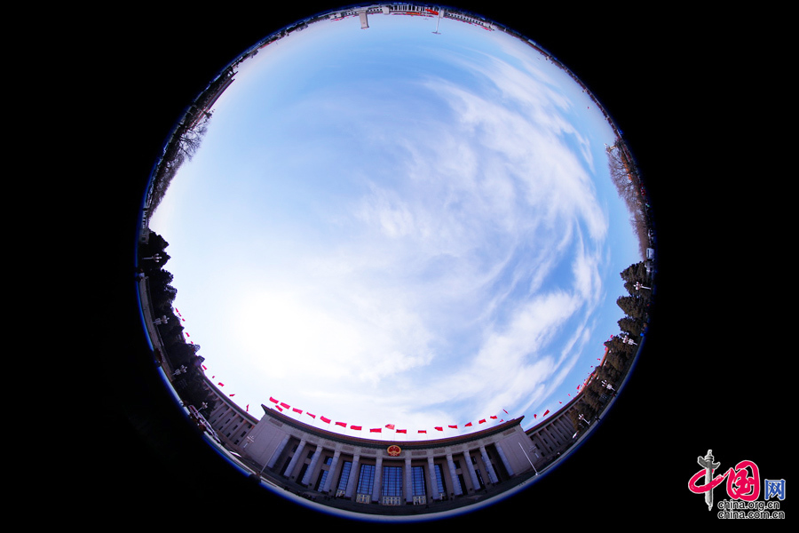  人民大會堂、天安門廣場、人民英雄紀(jì)念碑外部全景。中國網(wǎng) 鄭亮攝