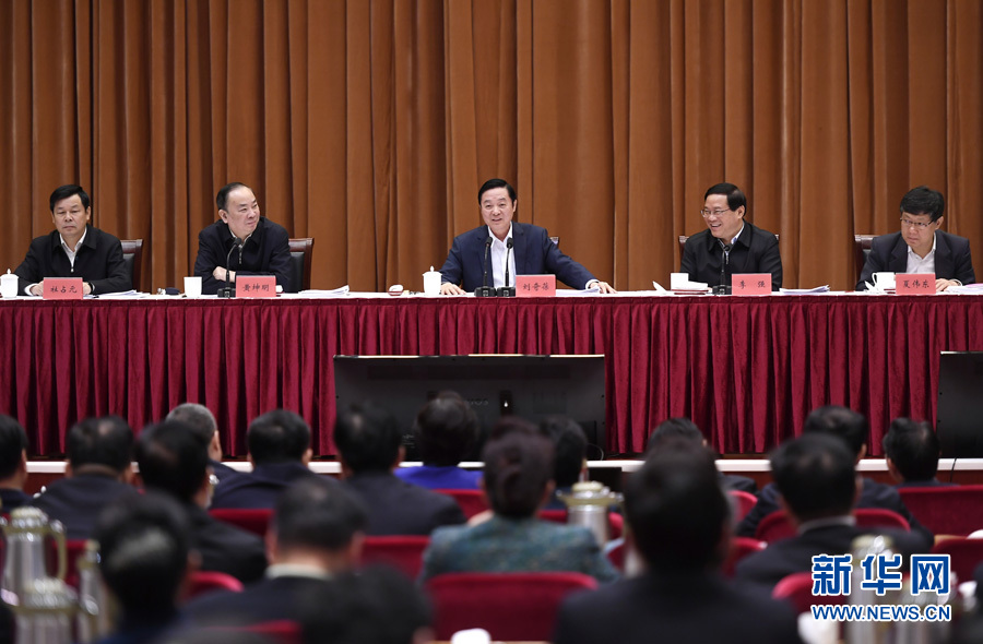 4月7日，全國(guó)創(chuàng)建文明城市工作經(jīng)驗(yàn)交流會(huì)在江蘇張家港市召開，中共中央政治局委員、中宣部部長(zhǎng)、中央文明委副主任劉奇葆出席會(huì)議并講話。新華社記者 燕雁 攝
