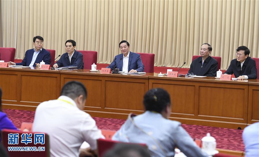 5月18日，中共中央政治局委員、中央書記處書記、中宣部部長劉奇葆在北京出席紀(jì)念新華書店成立80周年座談會并講話。 新華社記者 張領(lǐng) 攝