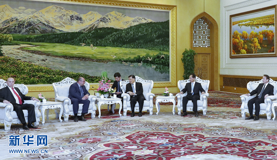 6月7日，中共中央政治局常委、中央書記處書記劉云山在北京會見金磚國家媒體高端論壇的媒體代表。新華社記者 鞠鵬 攝