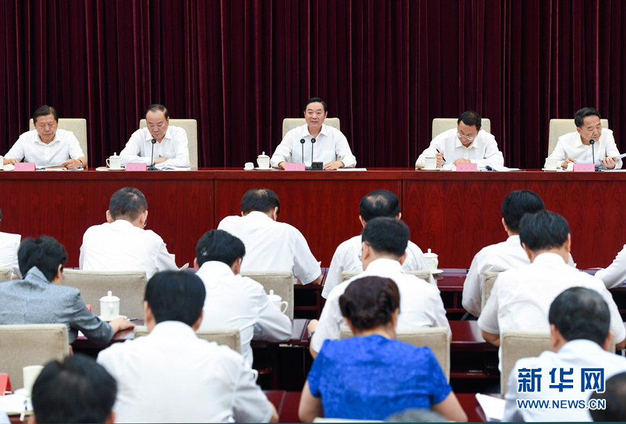 7月28日，中宣部在北京召開全國宣傳部長專題工作會議，學(xué)習(xí)貫徹習(xí)近平總書記在省部級主要領(lǐng)導(dǎo)干部專題研討班上的重要講話精神。中共中央政治局委員、中央書記處書記、中宣部部長劉奇葆出席會議并講話。新華社記者張領(lǐng)攝