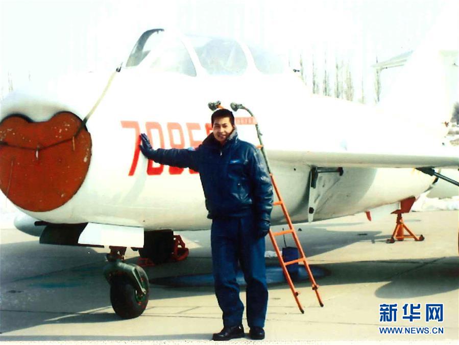 （建軍90周年&middot;英雄&middot;圖文互動(dòng)）（3）聽(tīng)，渤海灣有風(fēng)吹過(guò)來(lái)&mdash;&mdash;追記海軍某艦載航空兵部隊(duì)一級(jí)飛行員張超