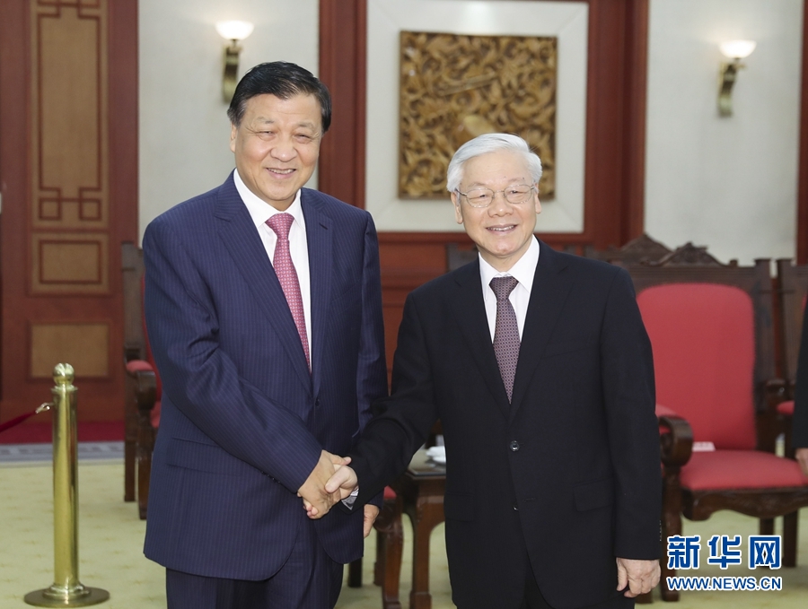 應(yīng)越南共產(chǎn)黨邀請(qǐng)，中共中央政治局常委、中央書記處書記劉云山9月18日至19日對(duì)越南進(jìn)行正式訪問。這是9月18日，劉云山在河內(nèi)會(huì)見越共中央總書記阮富仲。 新華社記者 丁林 攝