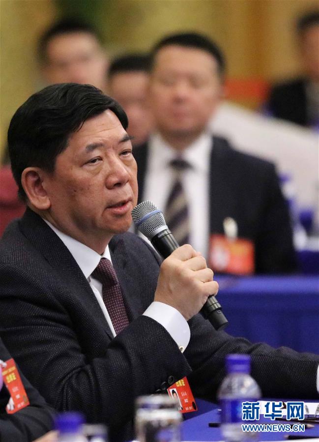 （兩會(huì)&middot;快語(yǔ)錄）容永祺委員：粵港澳大灣區(qū)城市群建設(shè)將有效擴(kuò)大港澳發(fā)展空間