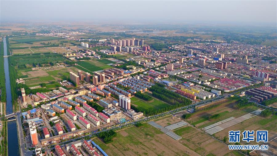 （新華全媒頭條&middot;圖文互動(dòng)）（2）開啟新征程　譜寫新史詩(shī)&mdash;&mdash;以習(xí)近平同志為核心的黨中央引領(lǐng)中國(guó)特色社會(huì)主義進(jìn)入新時(shí)代