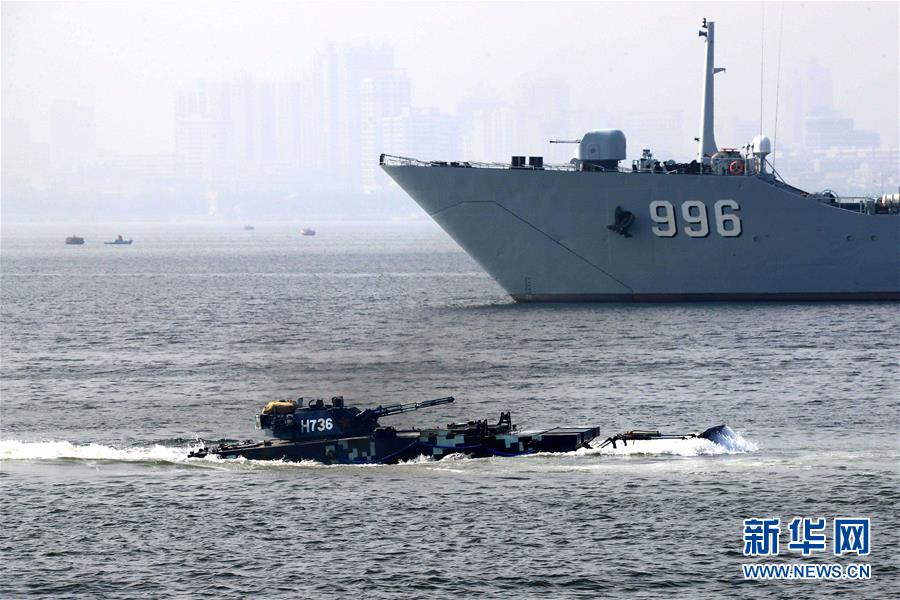 （新華全媒頭條&middot;圖文互動）（7）備戰(zhàn)踏上新起點，練兵展現(xiàn)新氣象&mdash;&mdash;2018中國軍隊新年開訓全景大掃描