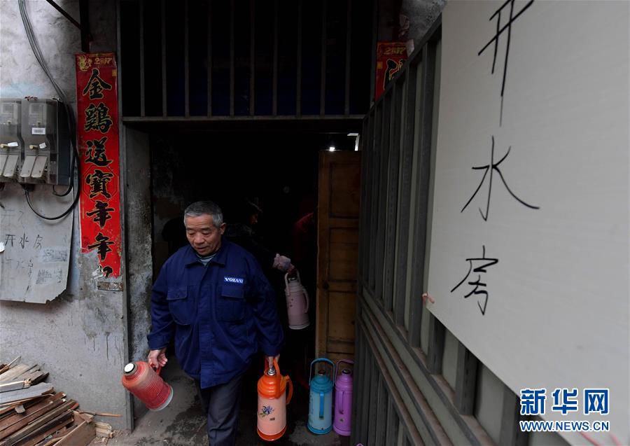 （圖片故事）（4）寒冬里暖暖的&ldquo;三毛錢(qián)&rdquo;