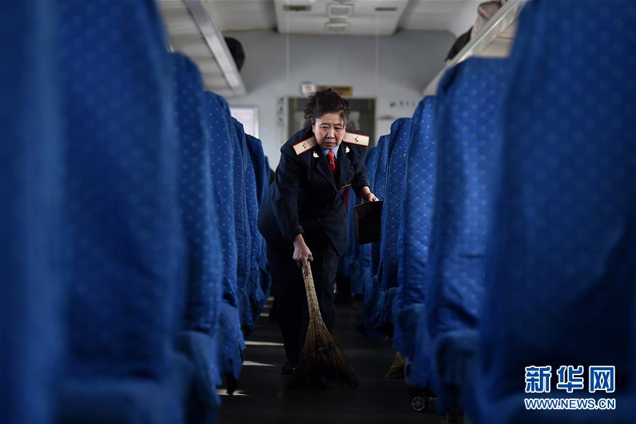 （社會(huì)）（5）呂梁山上的&ldquo;慢火車&rdquo;