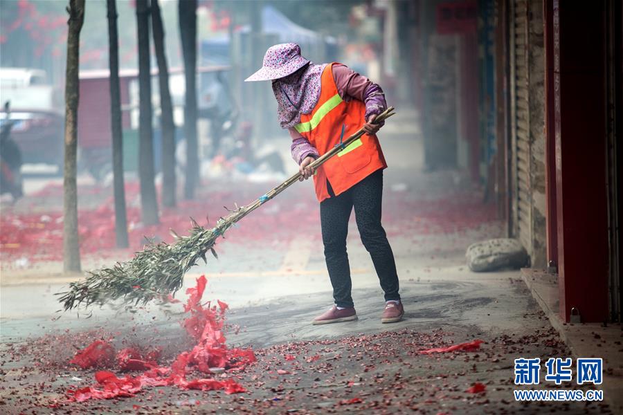 #（社會）（6）新春佳節(jié) 堅(jiān)守崗位