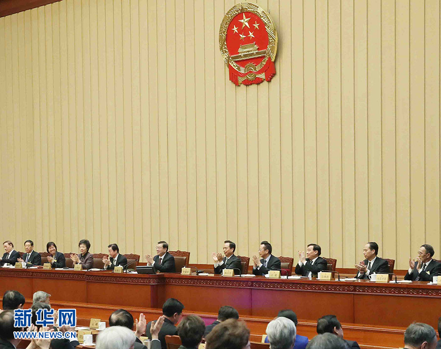 2月24日，全國(guó)人大常委會(huì)委員長(zhǎng)張德江在北京主持十二屆全國(guó)人大常委會(huì)第三十三次會(huì)議閉幕會(huì)。在會(huì)議完成各項(xiàng)表決事項(xiàng)后，張德江發(fā)表講話。新華社記者 劉衛(wèi)兵 攝