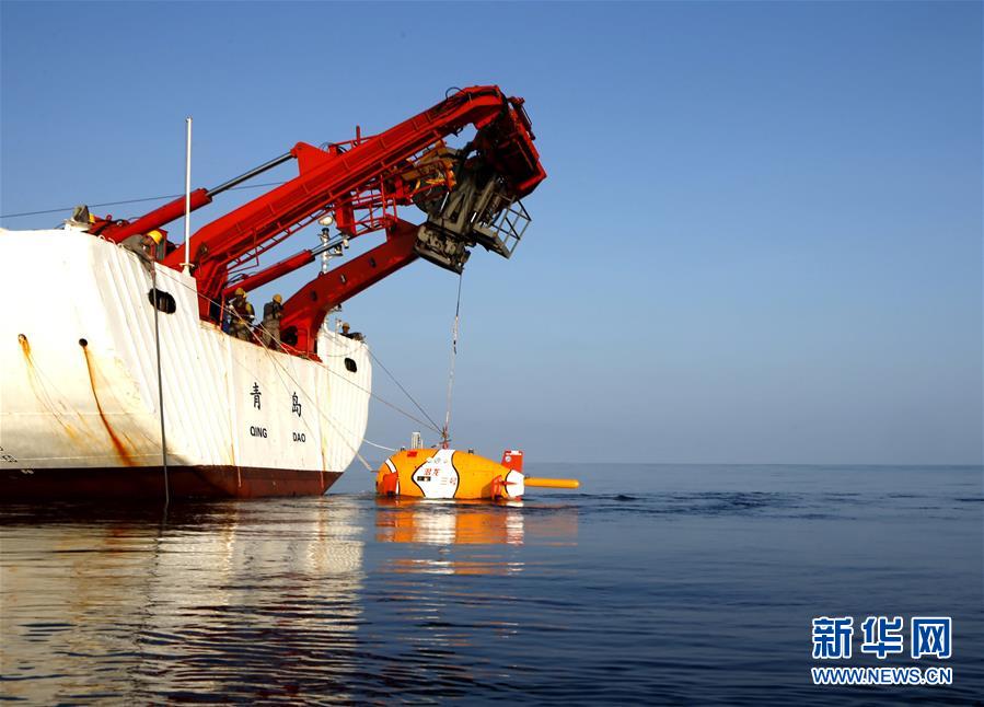 （潛龍?zhí)侥虾?middot;圖文互動(dòng)）（3）&ldquo;潛龍三號(hào)&rdquo;海試通過(guò)現(xiàn)場(chǎng)驗(yàn)收 開(kāi)始試驗(yàn)性應(yīng)用第一潛