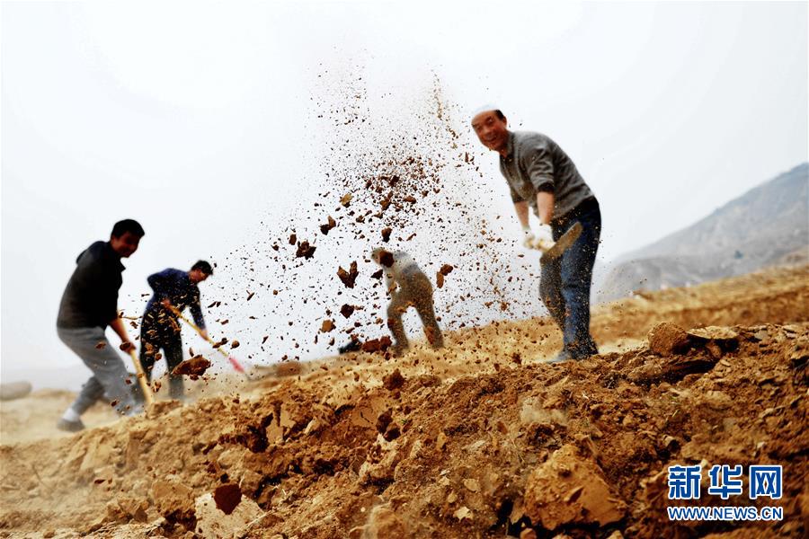 （新華全媒頭條&middot;圖文互動(dòng)）（1）打好脫貧攻堅(jiān)&ldquo;硬仗中的硬仗&rdquo;&mdash;&mdash;寫(xiě)在深度貧困地區(qū)脫貧攻堅(jiān)座談會(huì)召開(kāi)一周年之際