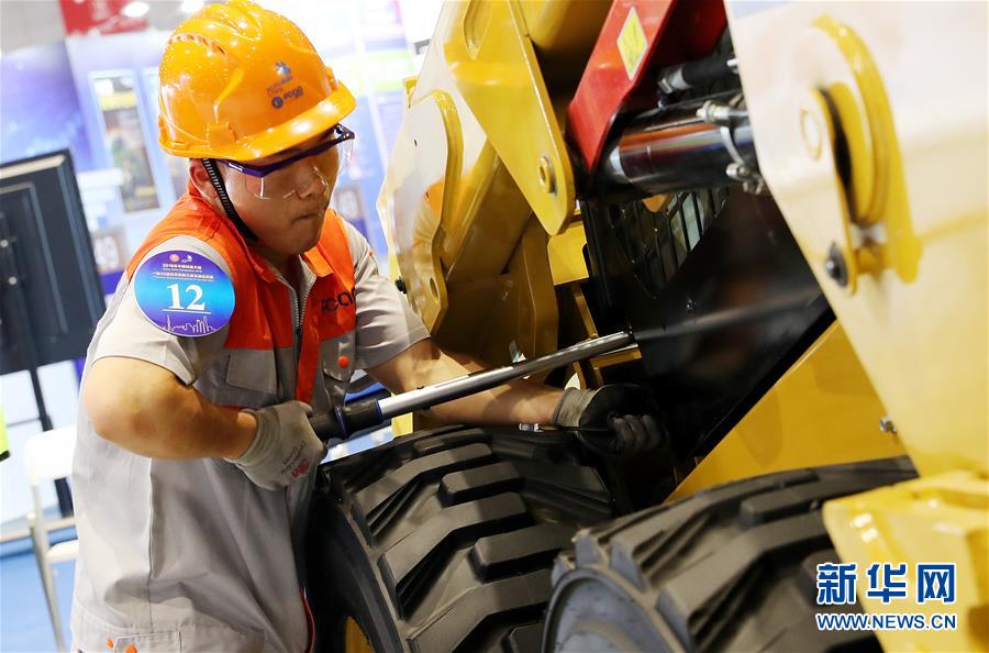 （新華全媒頭條&middot;圖文互動(dòng)）（8）上下合力，聚力破障，開(kāi)辟&ldquo;大國(guó)工匠&rdquo;建設(shè)新格局