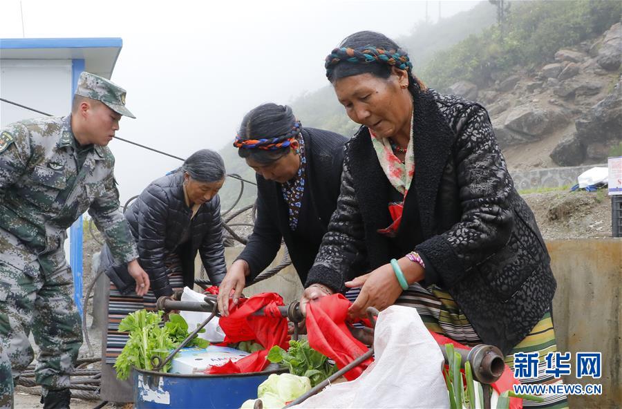 （圖文互動）（5）特寫：&ldquo;八一&rdquo;禮物，飛向云端哨所