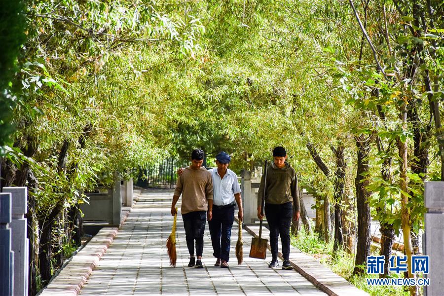 （新華全媒頭條&middot;誠信建設萬里行&middot;圖文互動）（6）一諾動昆侖&mdash;&mdash;父子半世紀接力為英雄守靈