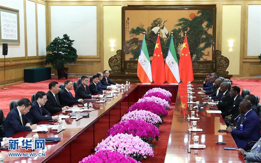 （中非合作論壇&middot;XHDW）習(xí)近平會見赤道幾內(nèi)亞總統(tǒng)奧比昂