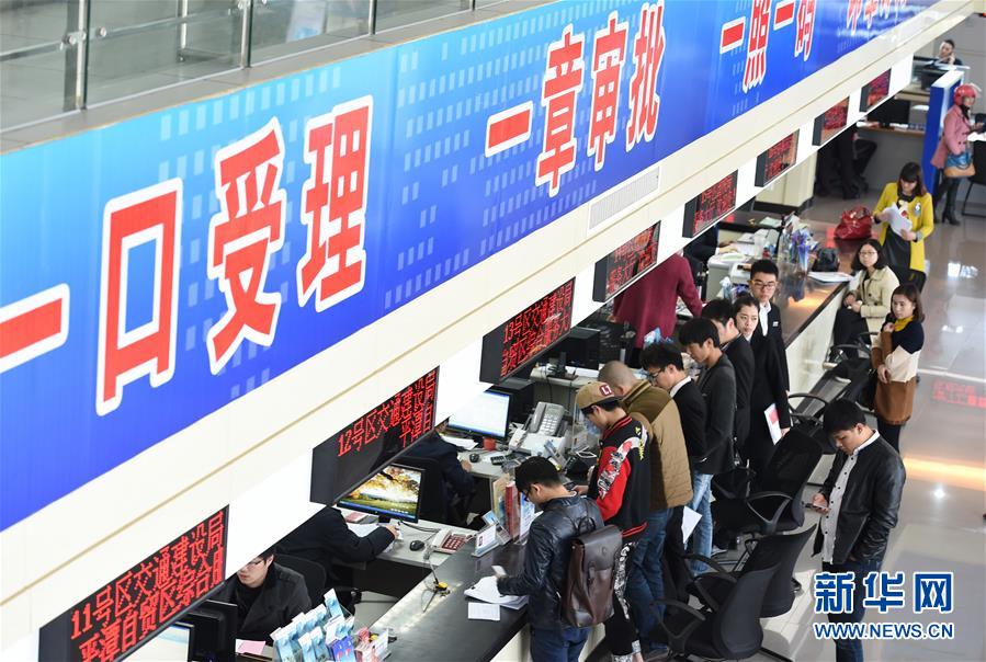 （新華全媒頭條&middot;圖文互動(dòng)）（2）開(kāi)啟全面依法治國(guó)新時(shí)代&mdash;&mdash;黨的十八大以來(lái)全面依法治國(guó)新成就述評(píng)