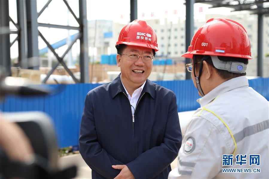 （新時代擔(dān)當(dāng)作為典型風(fēng)采&middot;圖文互動）（1）李士偉：以實(shí)干擔(dān)當(dāng) 向難題沖鋒