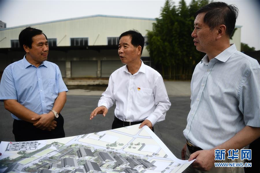 （新時(shí)代擔(dān)當(dāng)作為典型風(fēng)采&middot;圖文互動(dòng)）（1）李世貴：做群眾需要的&ldquo;鐵肩膀&rdquo;