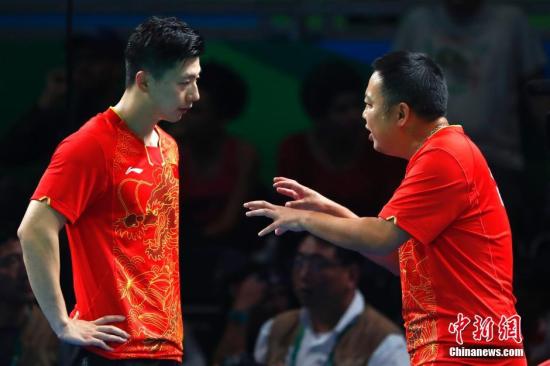 圖為教練劉國梁在場邊指導。<a target='_blank'  ><p  align=