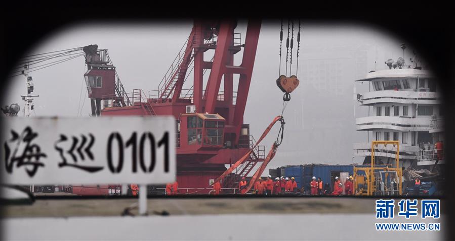 (重慶公交車墜江事故·后續(xù))(5)重慶萬州墜江公交車按計劃今晚將被打撈出水