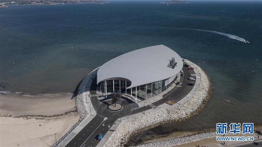 （新華全媒頭條&middot;圖文互動(dòng)）（2）特稿：深化周邊友好　共促亞太繁榮&mdash;&mdash;寫在習(xí)近平主席出席亞太經(jīng)合組織第二十六次領(lǐng)導(dǎo)人非正式會(huì)議，對(duì)巴布亞新幾內(nèi)亞、文萊和菲律賓進(jìn)行國事訪問并在巴新同建交太平洋島國領(lǐng)導(dǎo)人會(huì)晤之際