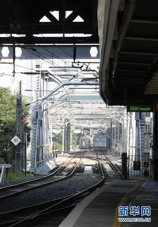 （圖文互動）（5）四十年、一扇窗&mdash;&mdash;兩地值守者眼中的羅湖橋