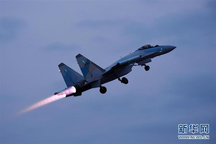 (圖文互動(dòng))(2)“南疆利劍”守衛(wèi)壯美空天——空軍航空兵某旅矢志改革強(qiáng)軍記事