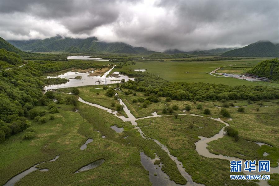 （新華全媒頭條&middot;圖文互動(dòng)）（12）新華社評(píng)論員：向著更加壯闊的航程&mdash;&mdash;致敬改革開(kāi)放40周年