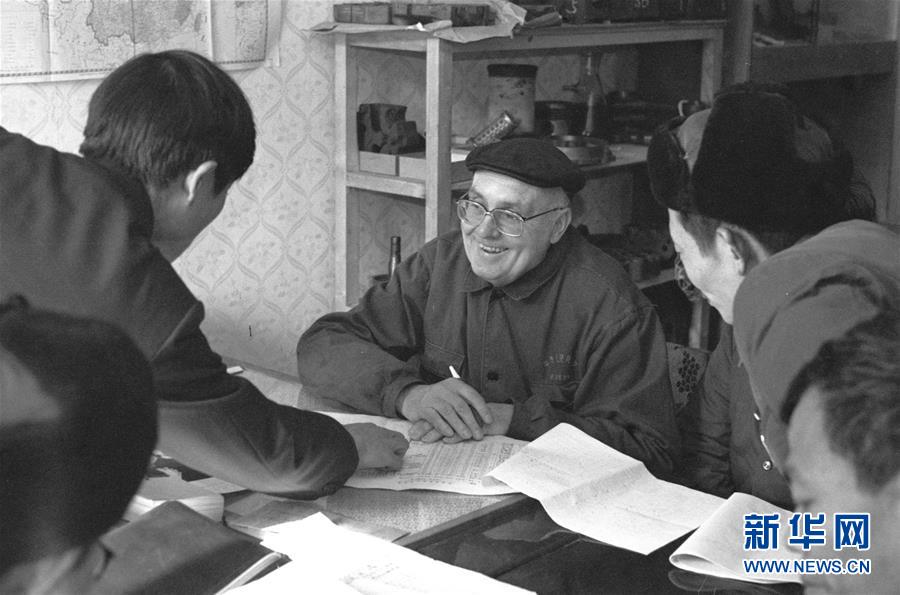 （圖文互動）（2）為發(fā)展和進(jìn)步，與中國攜手同行&mdash;&mdash;中國改革友誼獎?wù)芦@得者群像 