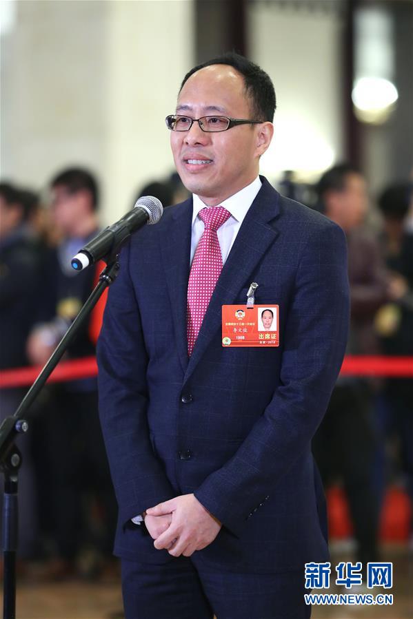 （兩會(huì)&middot;政協(xié)開(kāi)幕）（13）全國(guó)政協(xié)委員接受采訪
