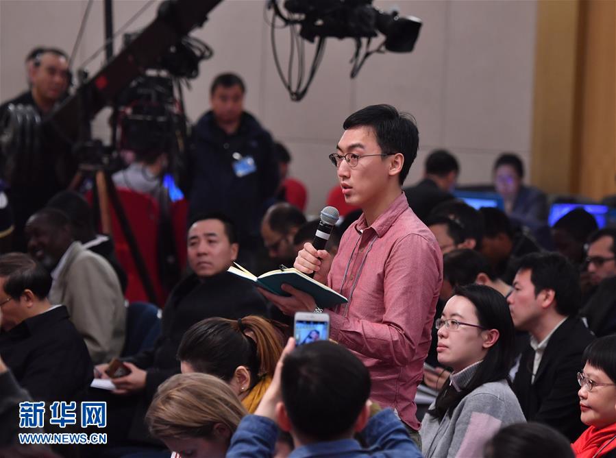 （兩會&middot;XHDW）（3）農(nóng)業(yè)部部長韓長賦等就&ldquo;實施鄉(xiāng)村振興戰(zhàn)略 推動農(nóng)業(yè)轉型升級&rdquo;答記者問