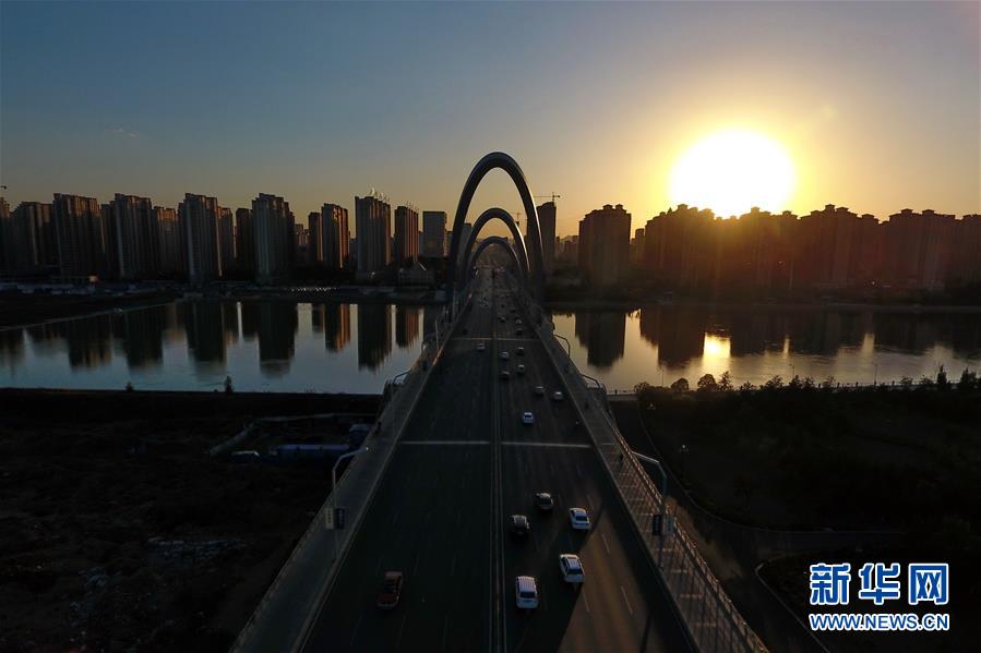 （在習(xí)近平新時(shí)代中國特色社會(huì)主義思想指引下&mdash;&mdash;新時(shí)代新作為新篇章&middot;圖文互動(dòng)）（2）煤都之藍(lán) 大同大不同